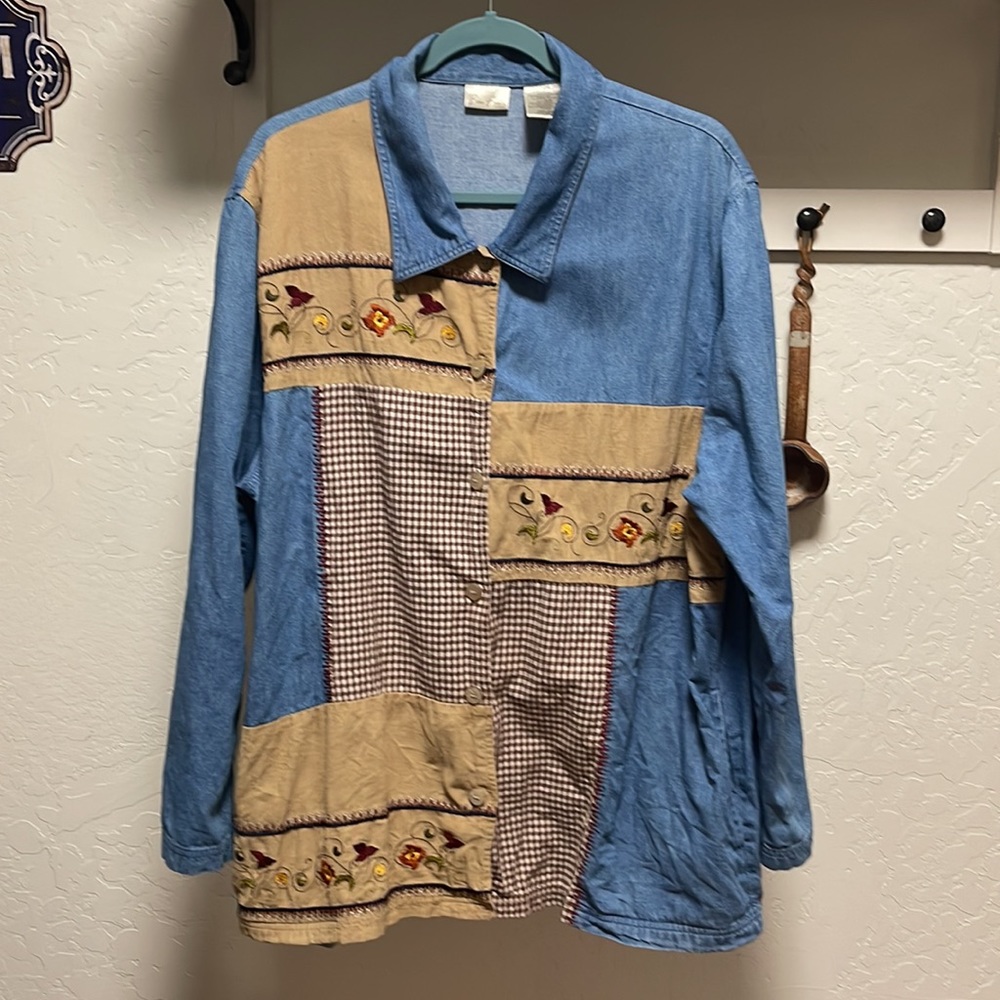 Bobbie Brooks women’s long sleeve button up. 18W/20W